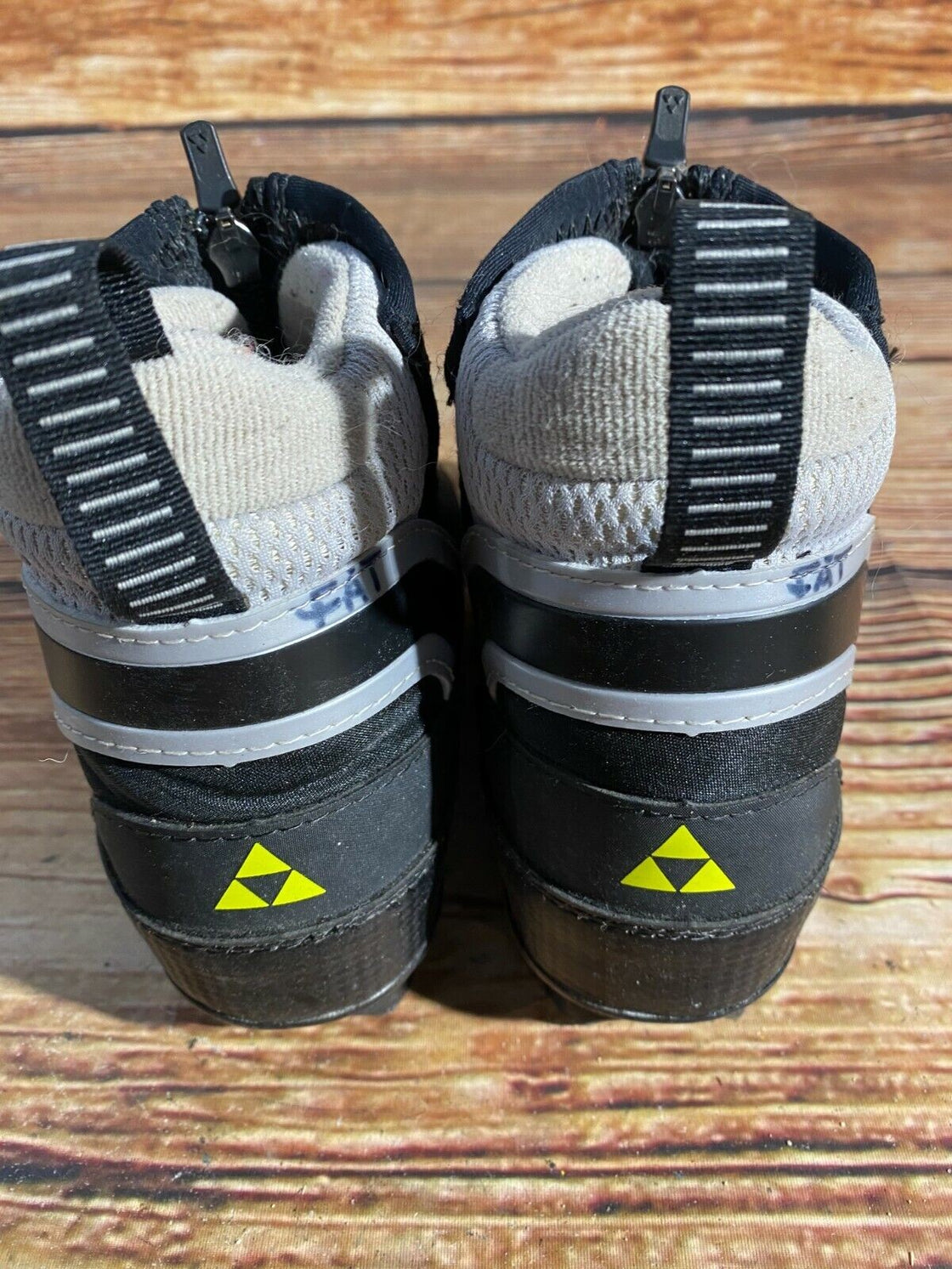 Fischer Ultimate Cross Country Classic Ski Boots Size EU35 US3.5 NNN 1505