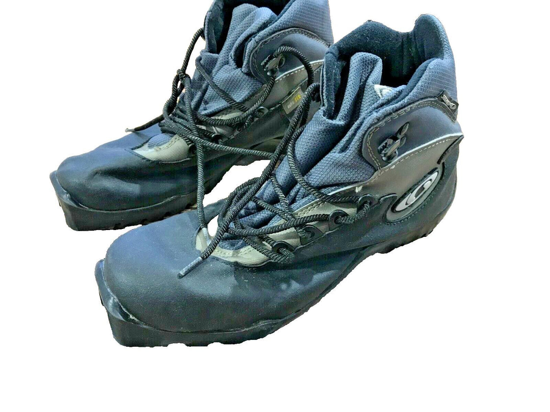 SALOMON Classic Cross Country Ski Boots Size EU39 US7 SNS Profil 2068