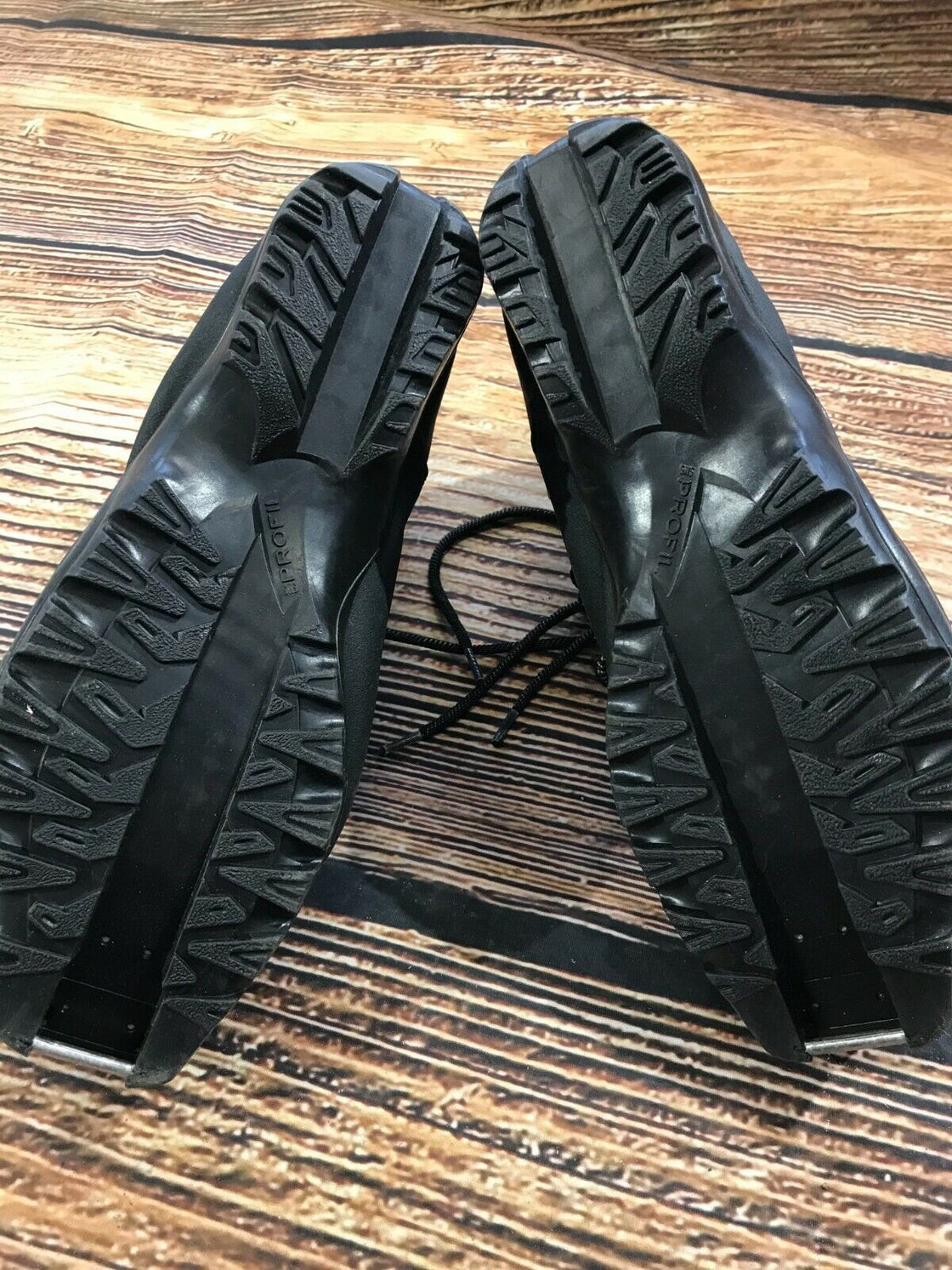 SALOMON Classic Cross Country Ski Boots Size EU39 US7 SNS Profil 2068