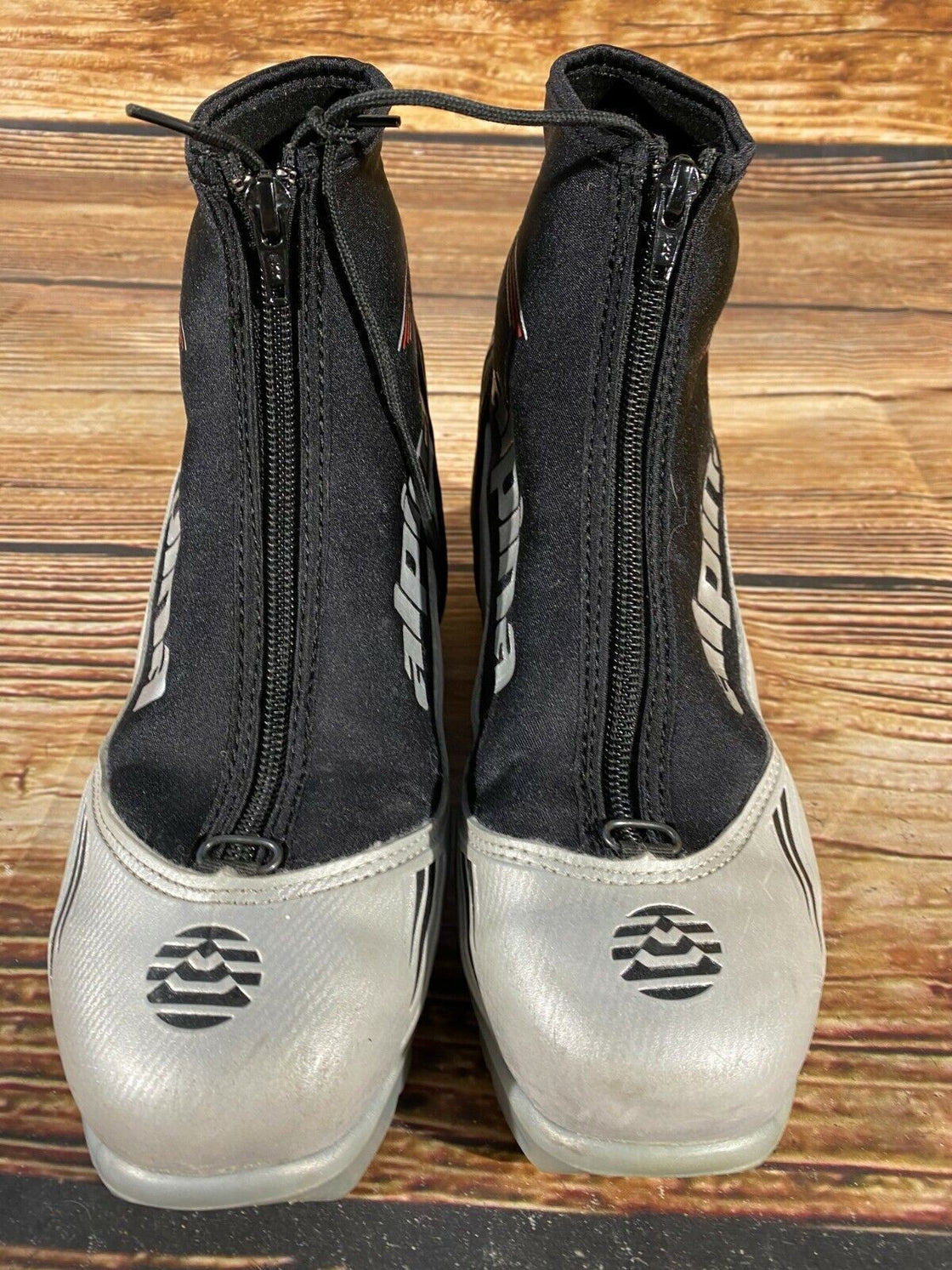 Alpina ST10 Nordic Cross Country Ski Boots Size EU39 US7 NNN bindings 3134