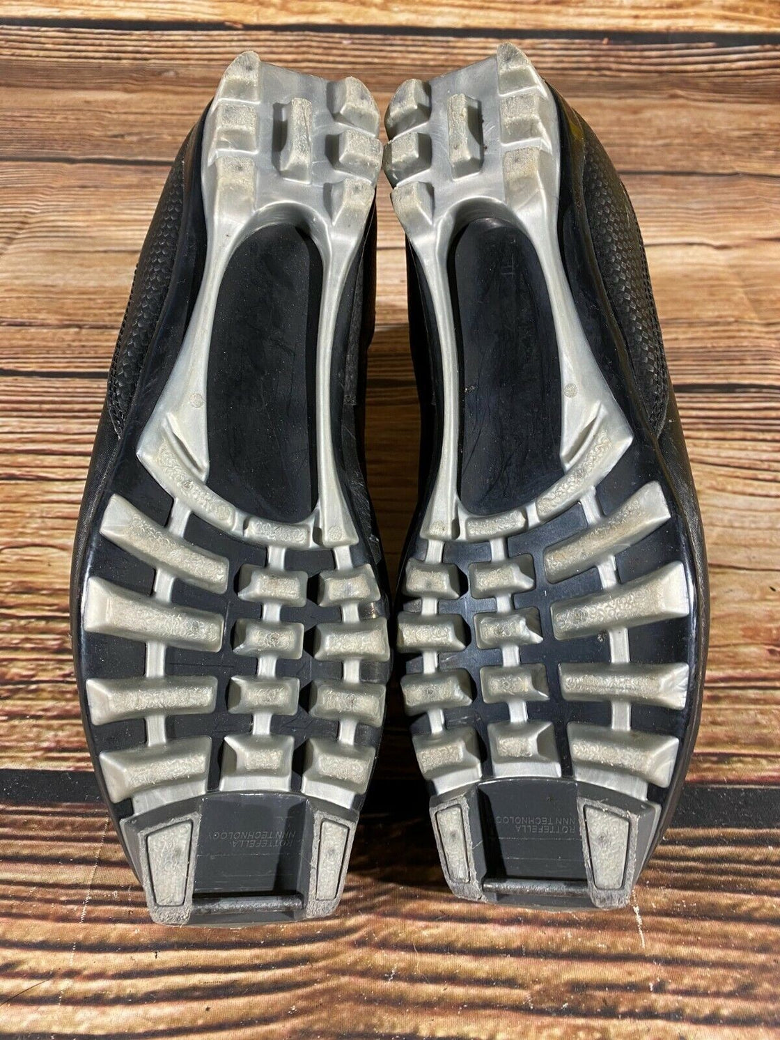 Fischer XC Touring Nordic Cross Country Ski Boots Size EU42 US9 NNN 1524