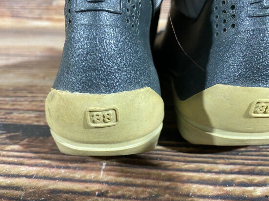 SALOMON SNAIR Nordic Cross Country Ski Boots Size EU38 US6 Old SNS profile 1229