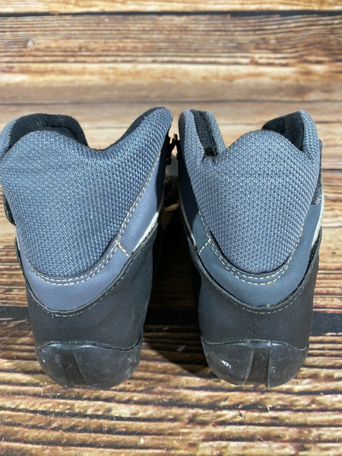 SALOMON Nordic Cross Country Ski Boots Size EU39 US7 SNS profil 2080