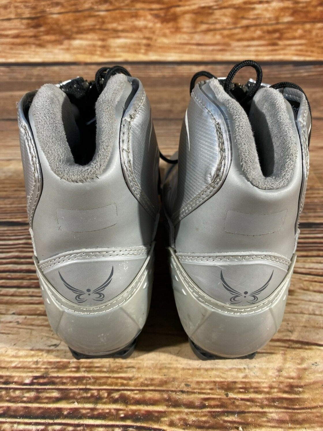 Alpina EVE28G Nordic Cross Country Ski Boots Size EU38 US6 NNN bindings 627