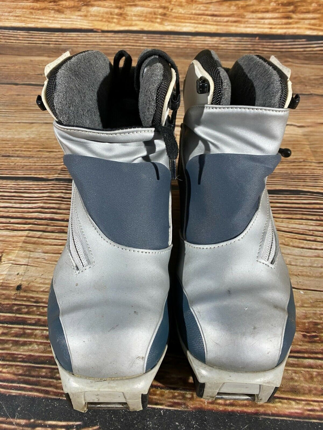 SALOMON Nordic Cross Country Ski Boots Size EU38 US6.5 SNS profil 2256