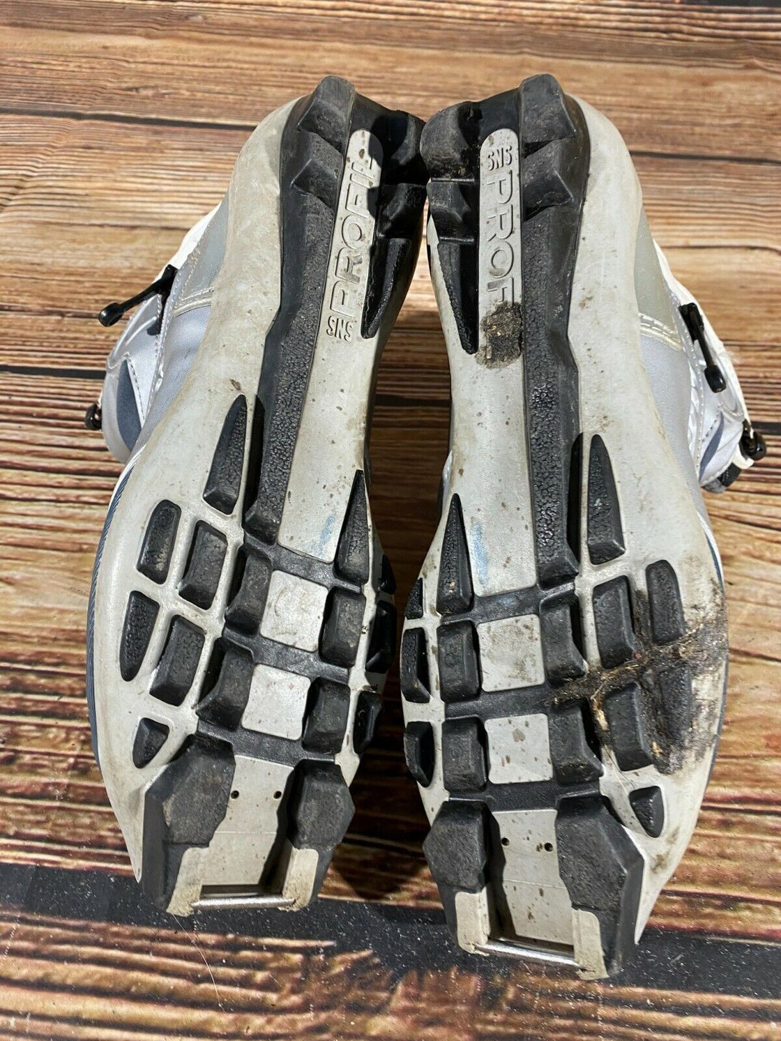 SALOMON Nordic Cross Country Ski Boots Size EU38 US6.5 SNS profil 2256