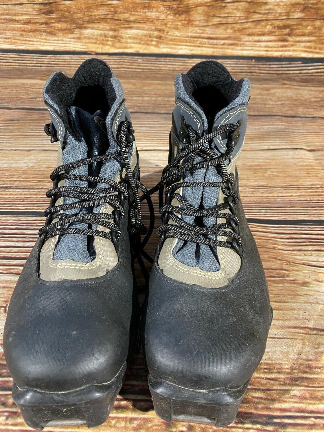 SALOMON Nordic Cross Country Ski Boots Size EU39 US7 SNS profil 2094