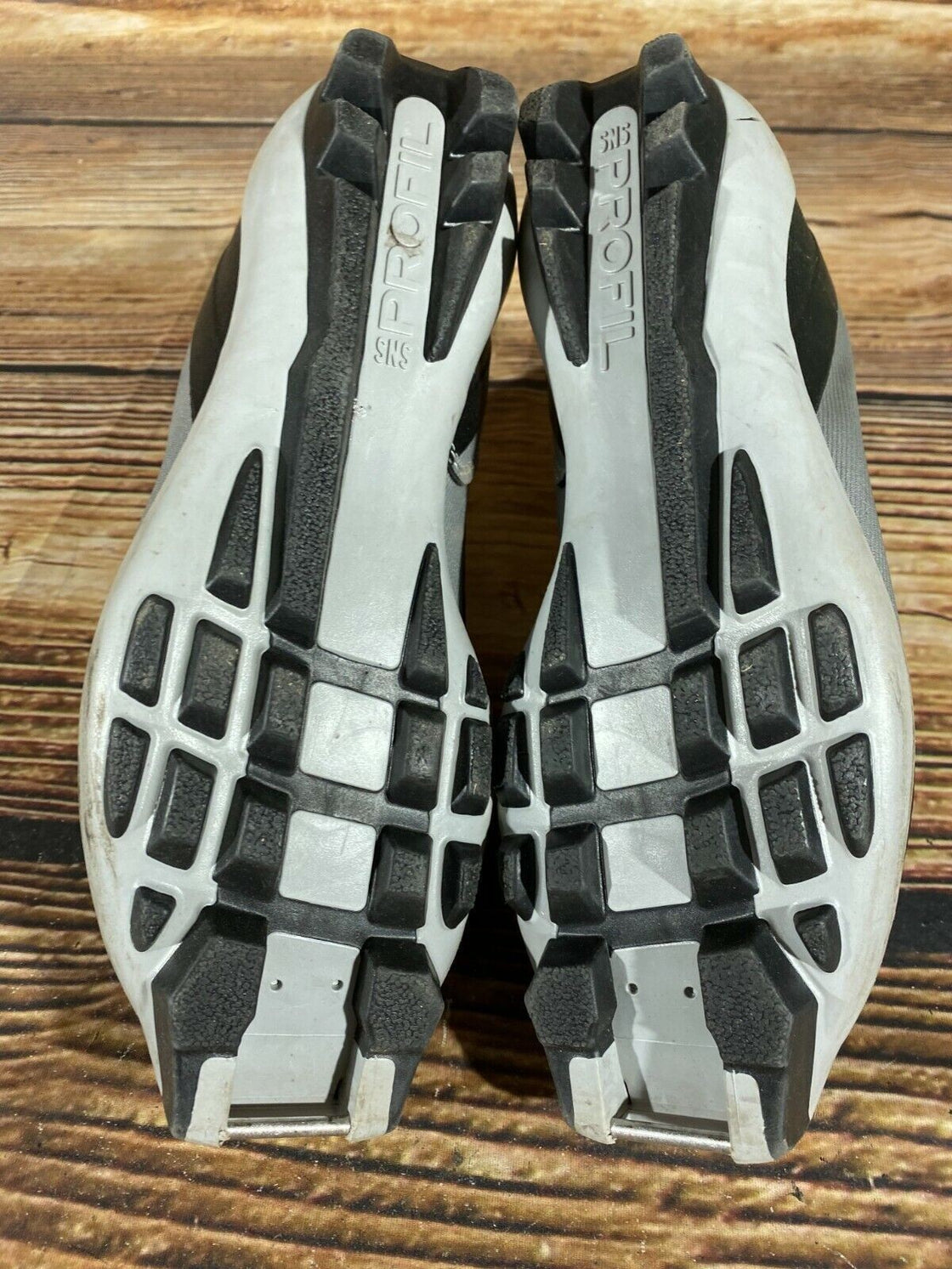 SALOMON Nordic Cross Country Ski Boots Size EU38 US6.5 SNS profil 2109