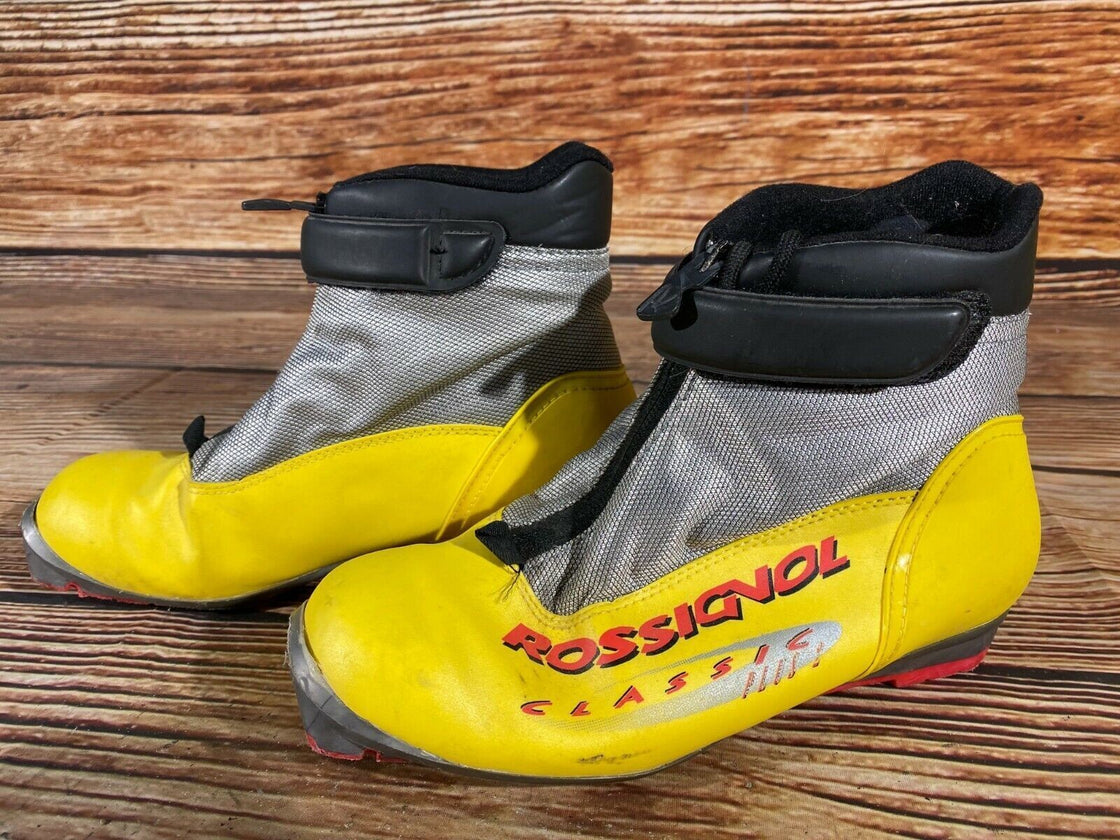Rossignol Classic Plus Cross Country Ski Boots Size EU39 US7 NNN binding 1962