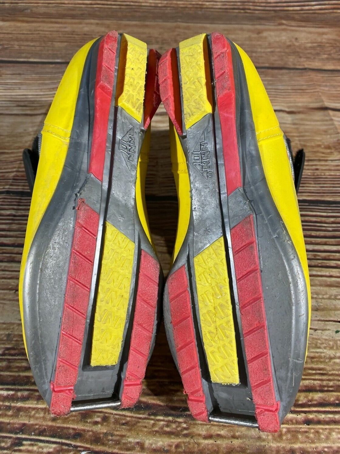 Rossignol Classic Plus Cross Country Ski Boots Size EU39 US7 NNN binding 1962