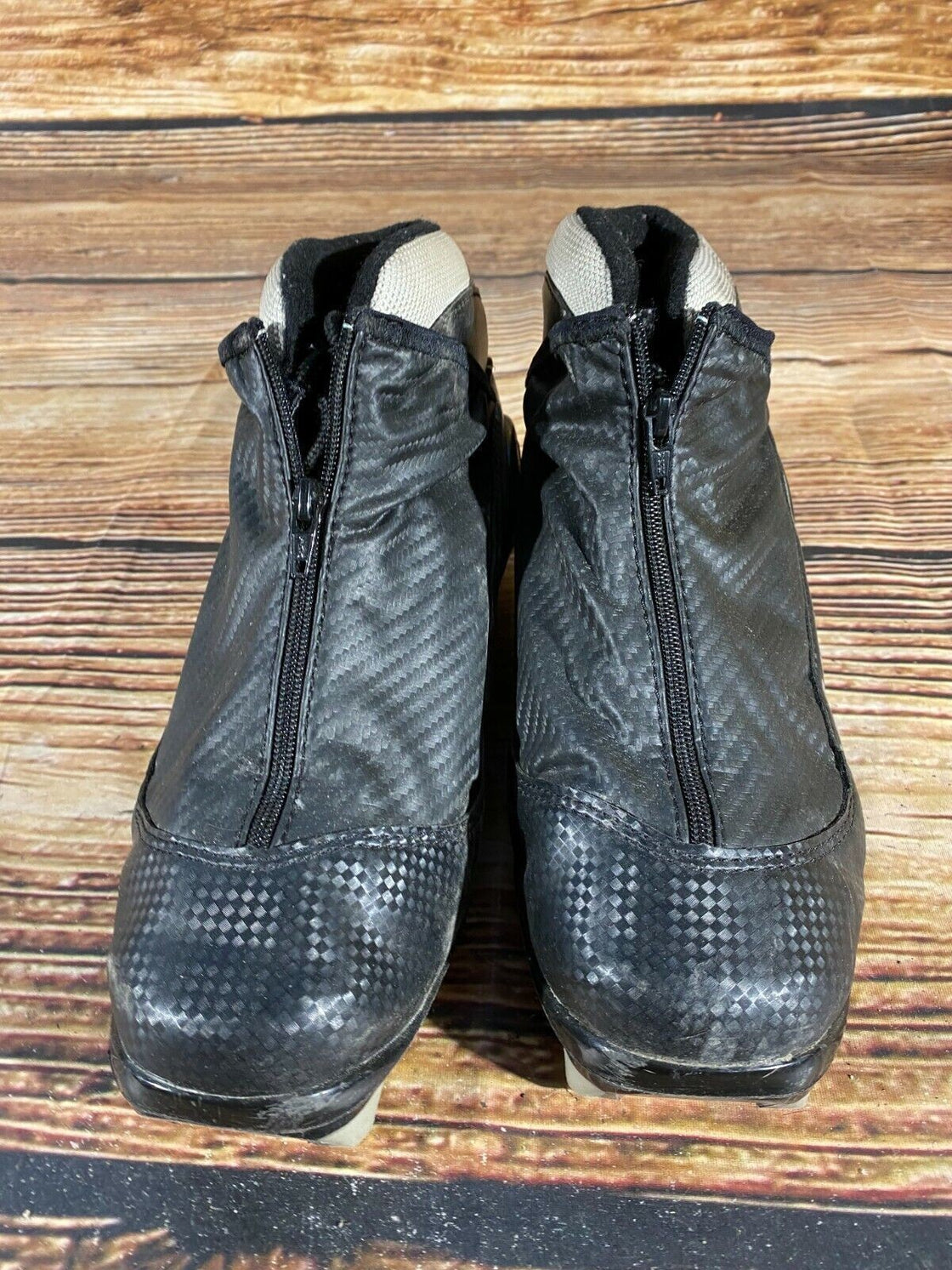 Madshus Race-C Nordic Cross Country Ski Boots Size EU39 US6 NNN bindings 2524