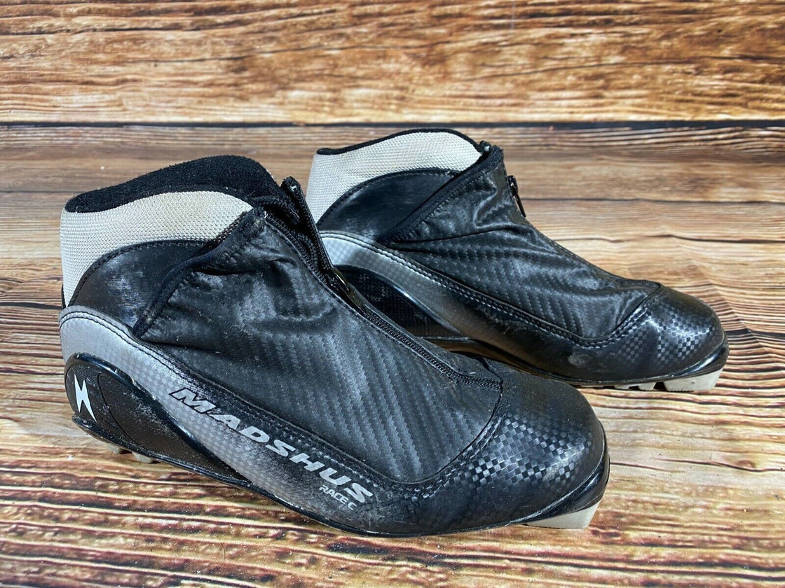 Madshus Race-C Nordic Cross Country Ski Boots Size EU39 US6 NNN bindings 2524