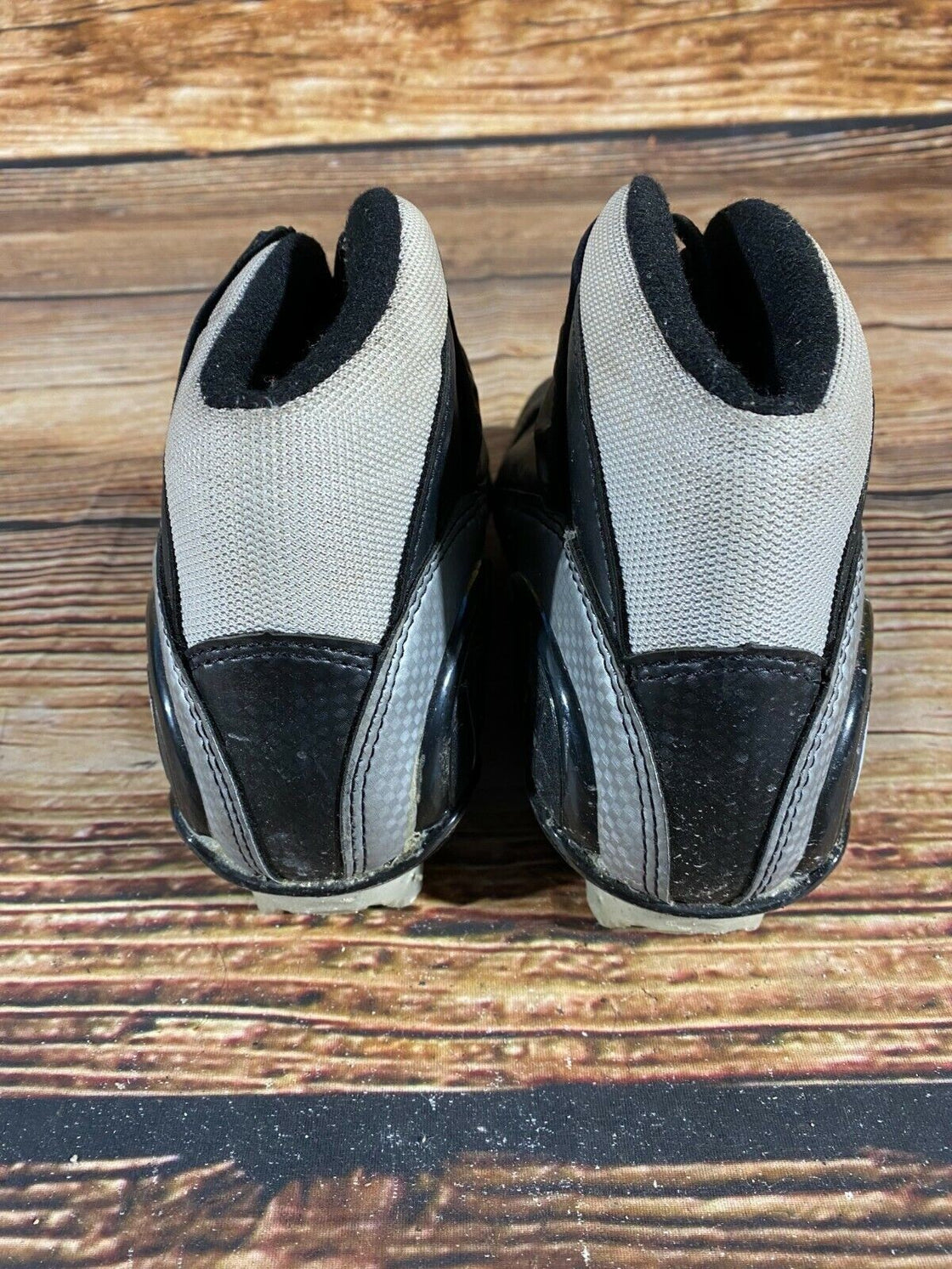 Madshus Race-C Nordic Cross Country Ski Boots Size EU39 US6 NNN bindings 2524