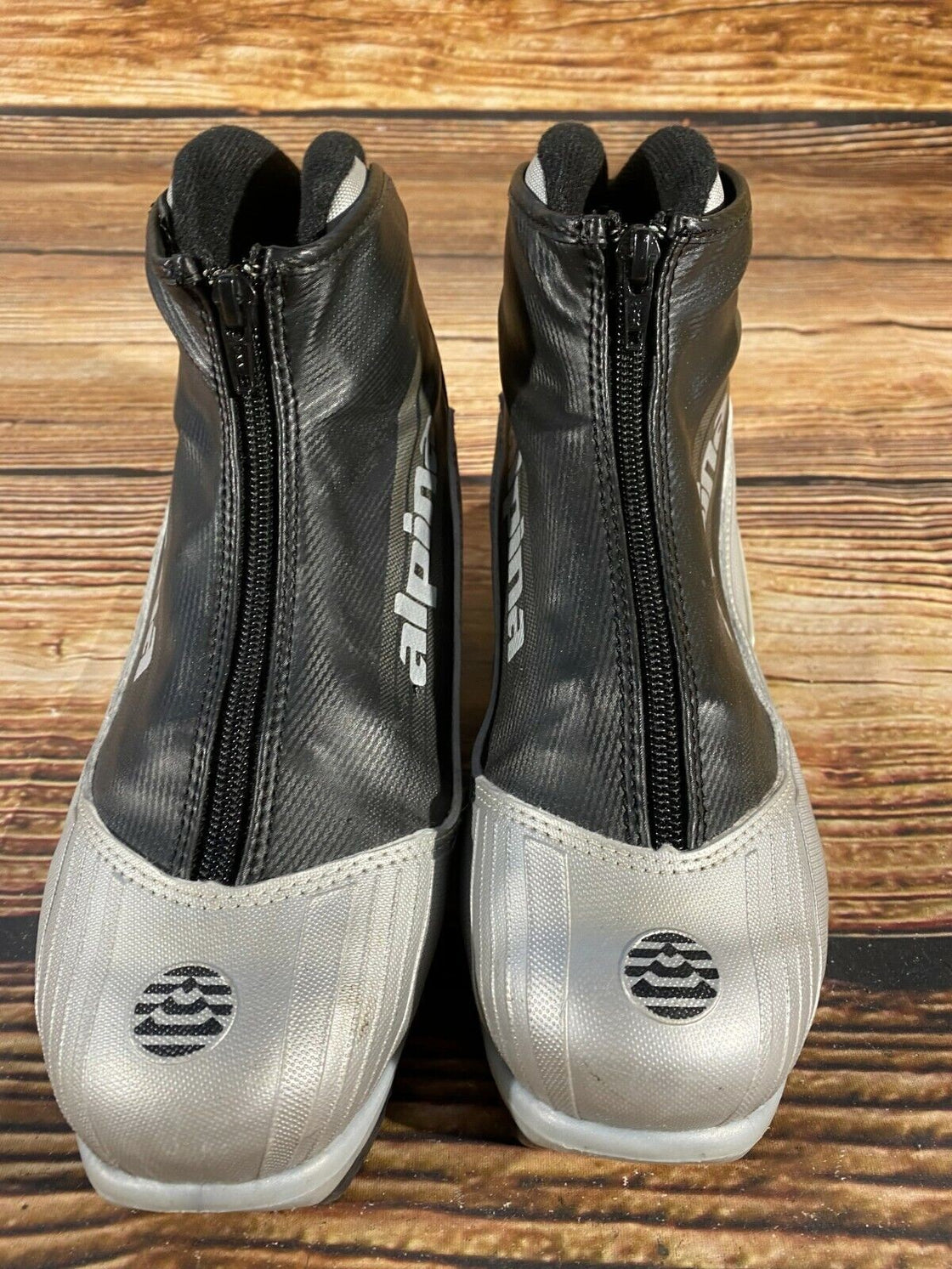 Alpina ST25 Nordic Cross Country Ski Boots Size EU39 US7 NNN bindings 2953