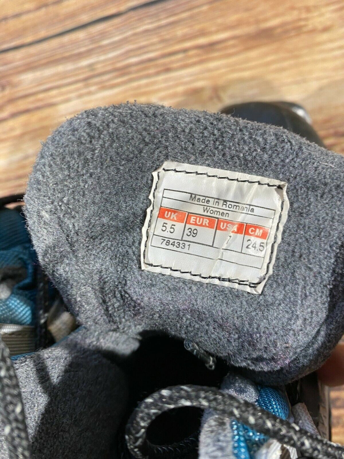 Salomon Nordic Cross Country Ski Boots Size EU39 US7 SNS profil 2324