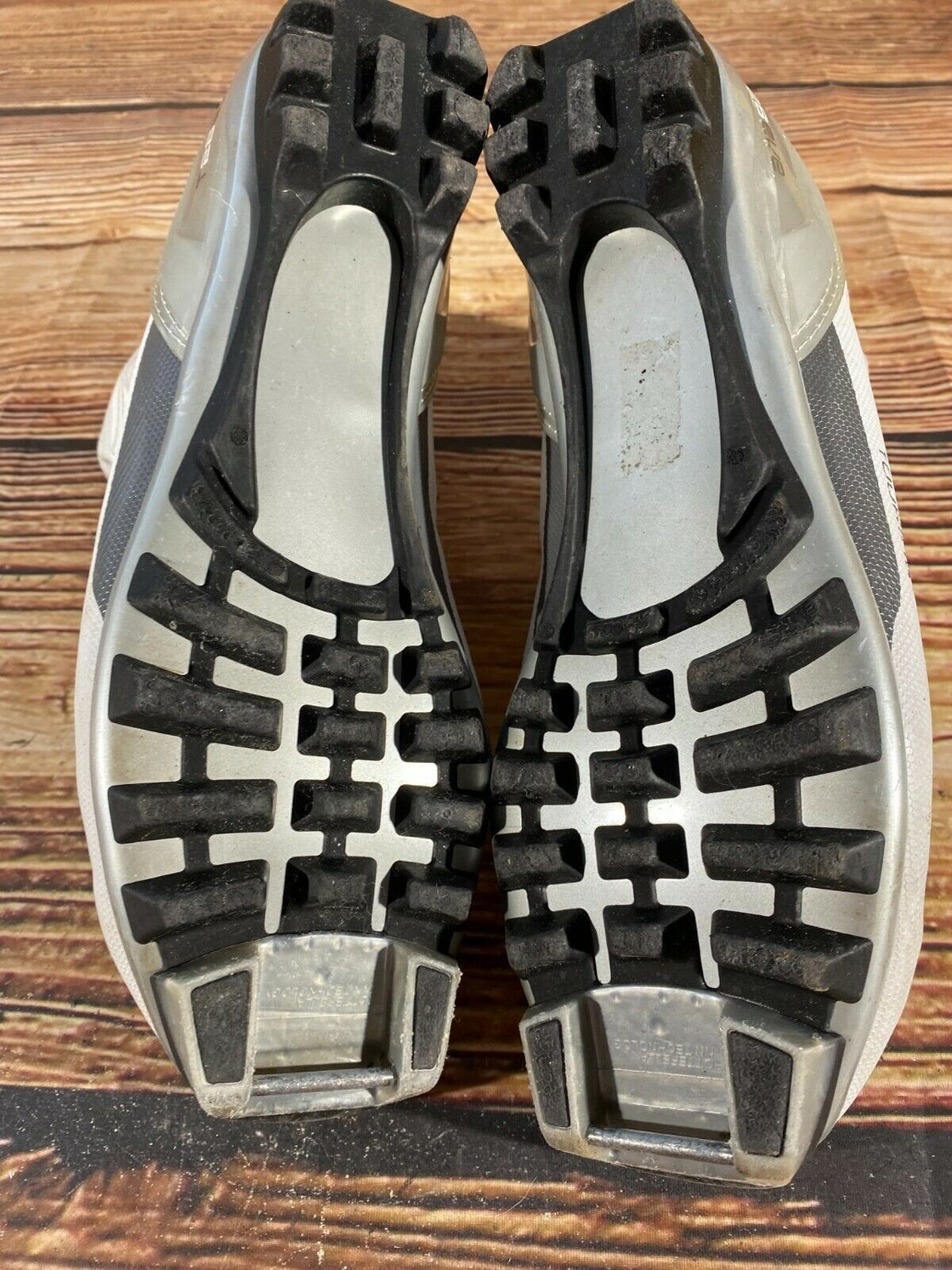 Alpina T28Eve Nordic Cross Country Ski Boots Size EU40 US7.5 NNN bindings 634