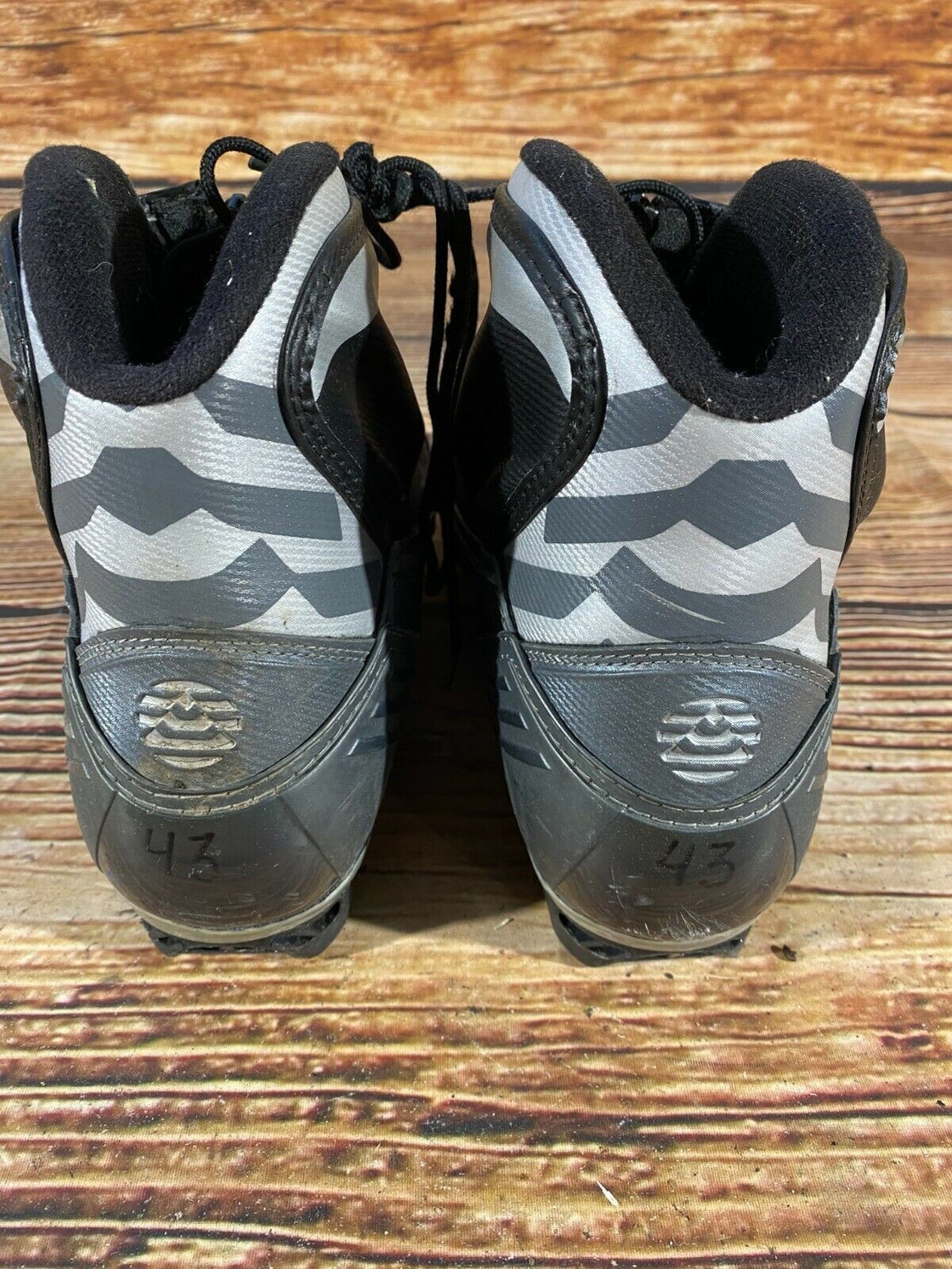 Alpina T20 Nordic Cross Country Ski Boots Size EU43 US9.5 NNN bindings 607