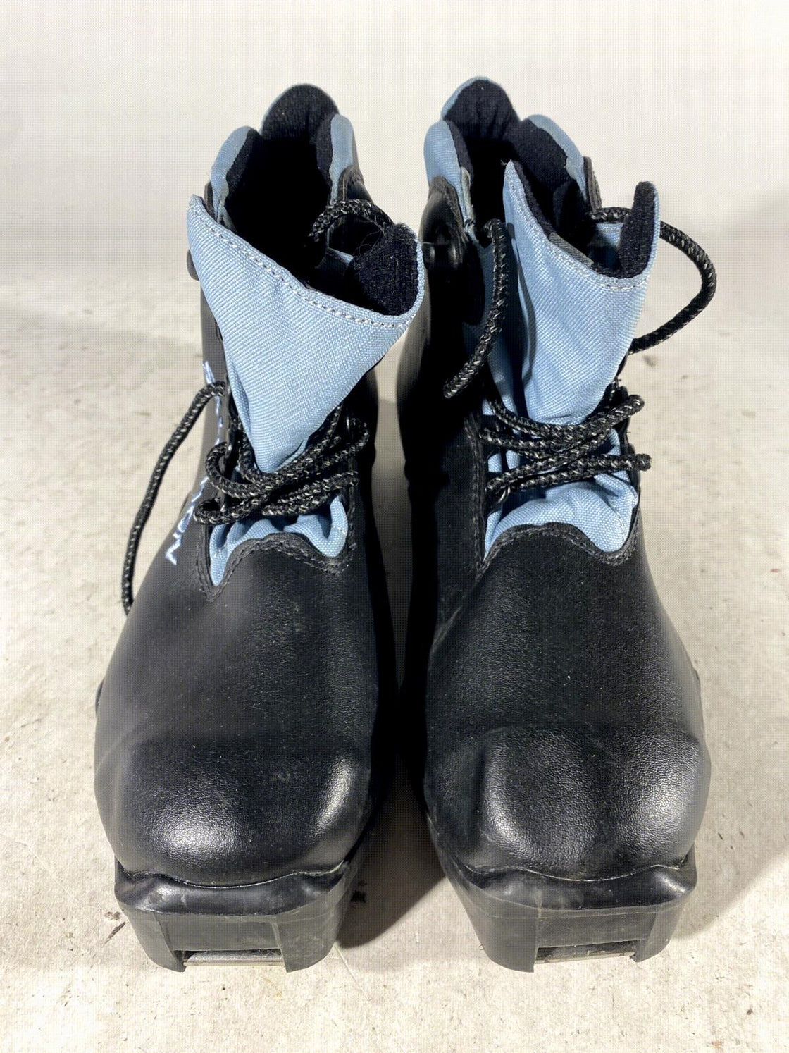 Salomon Classic Nordic Cross Country Ski Boots Size EU38 US6.5 SNS Profil 2142