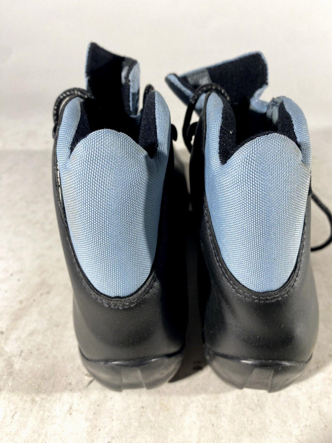 Salomon Classic Nordic Cross Country Ski Boots Size EU38 US6.5 SNS Profil 2142