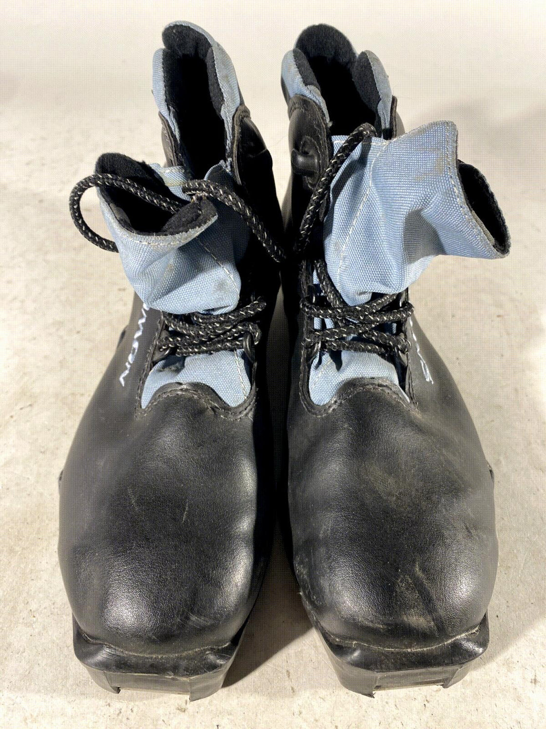 SALOMON Classic Nordic Cross Country Ski Boots Size EU38 US6.5 SNS Profil 2143