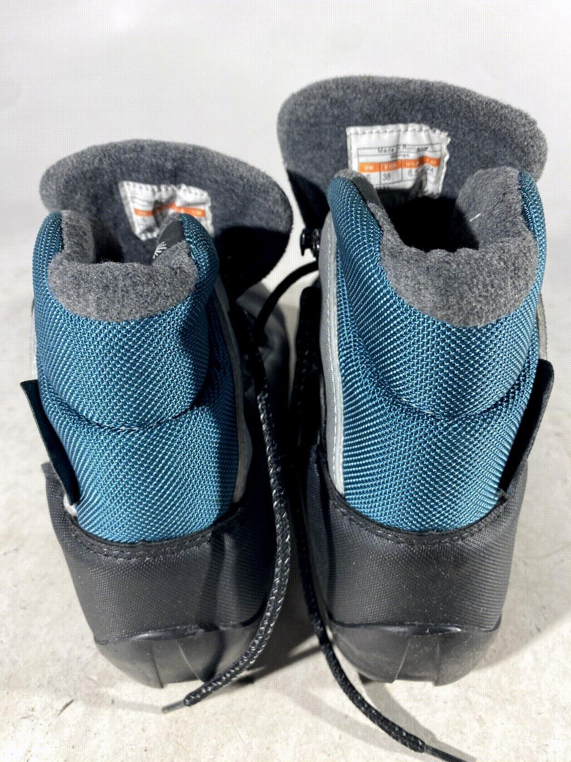 Salomon Classic Nordic Cross Country Ski Boots Size EU38 US6.5 SNS Profil 2184