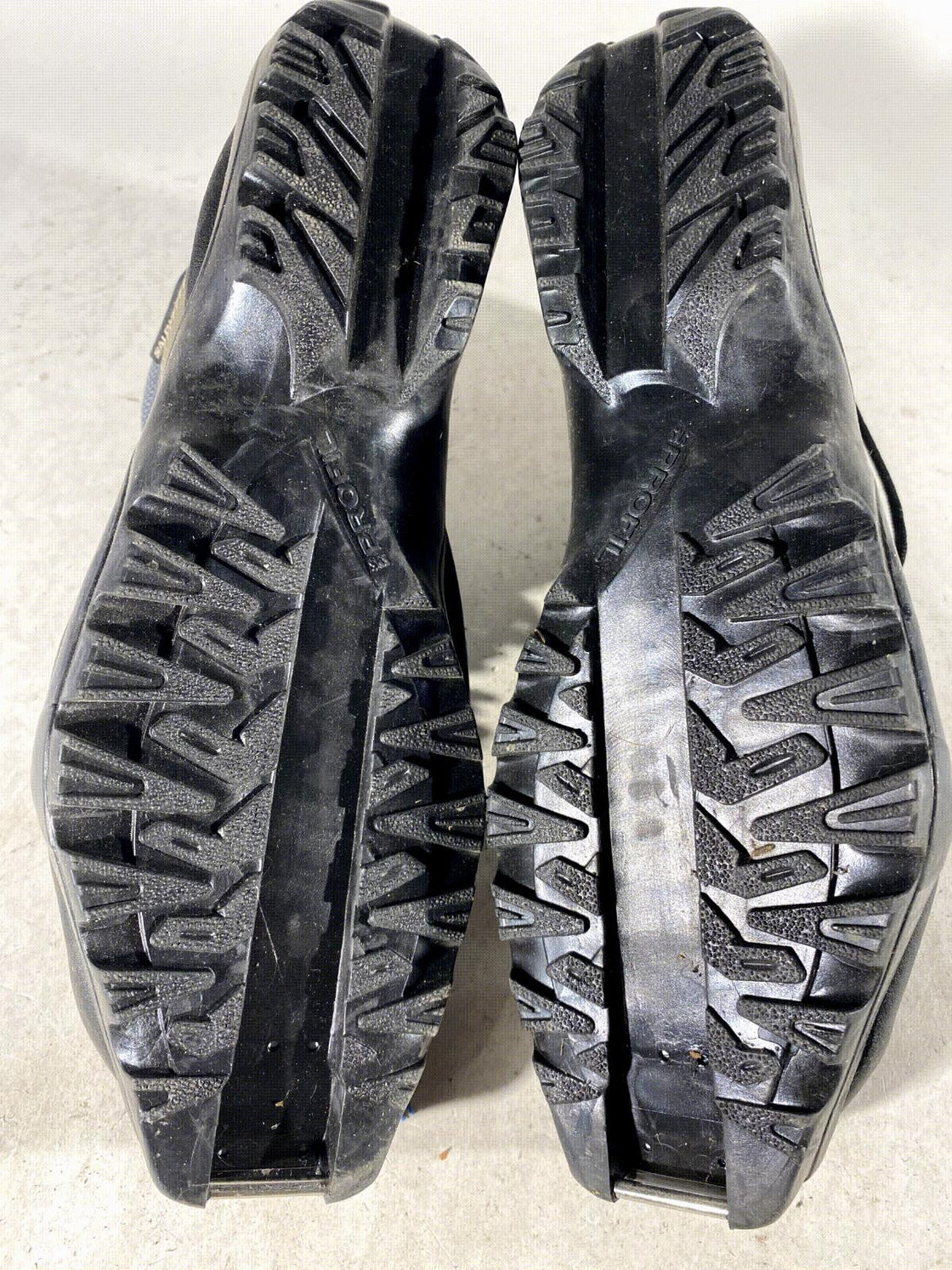 Salomon Touring Nordic Cross Country Ski Boots Size EU42 US8.5 SNS Profil 2390