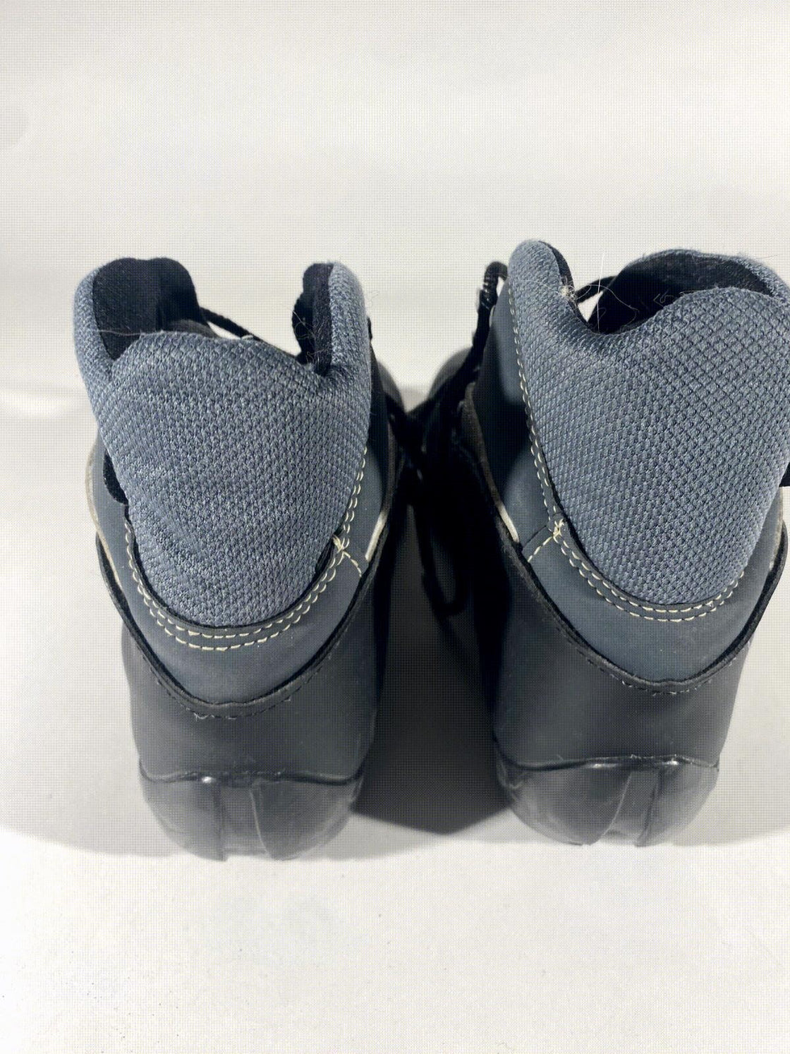 SALOMON Classic Nordic Cross Country Ski Boots Size EU41 US7.5 SNS Profil 2055