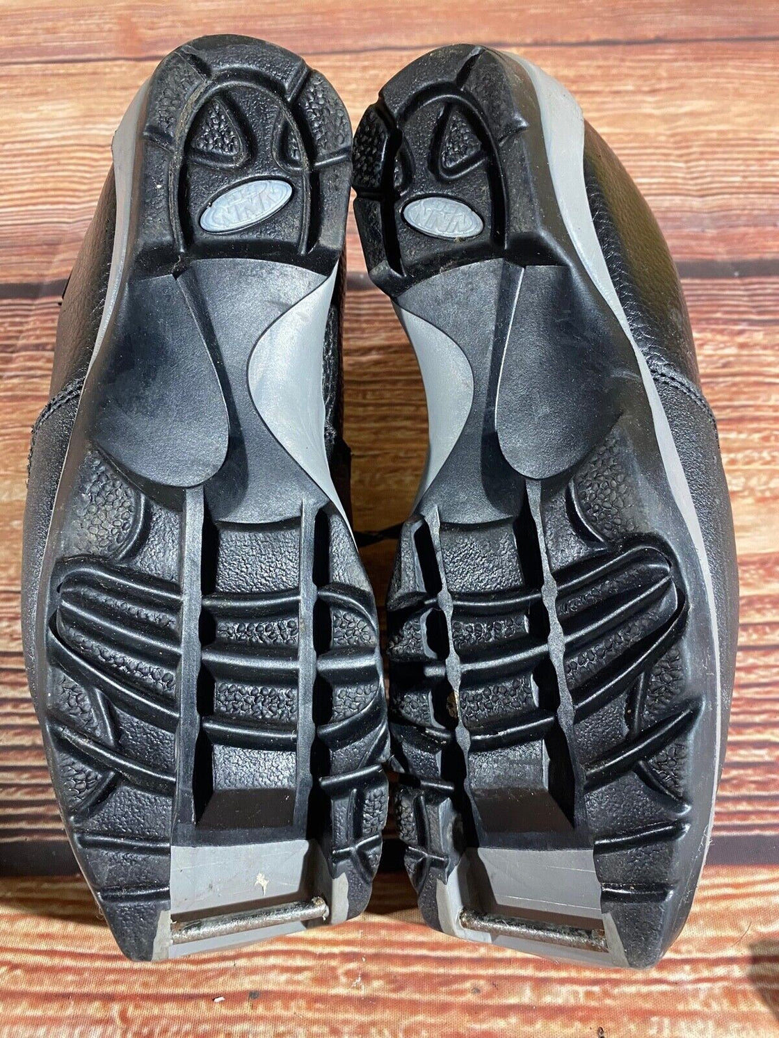 Jette Back Country Nordic Cross Country Ski Boots Size EU39 US7 NNN BC 1904