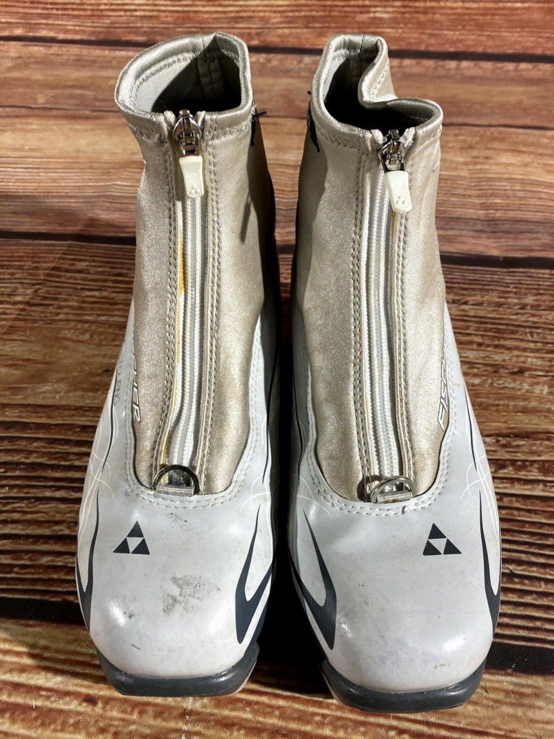 Fischer XC Touring Nordic Cross Country Ski Boots Size EU39 US7 NNN 1561