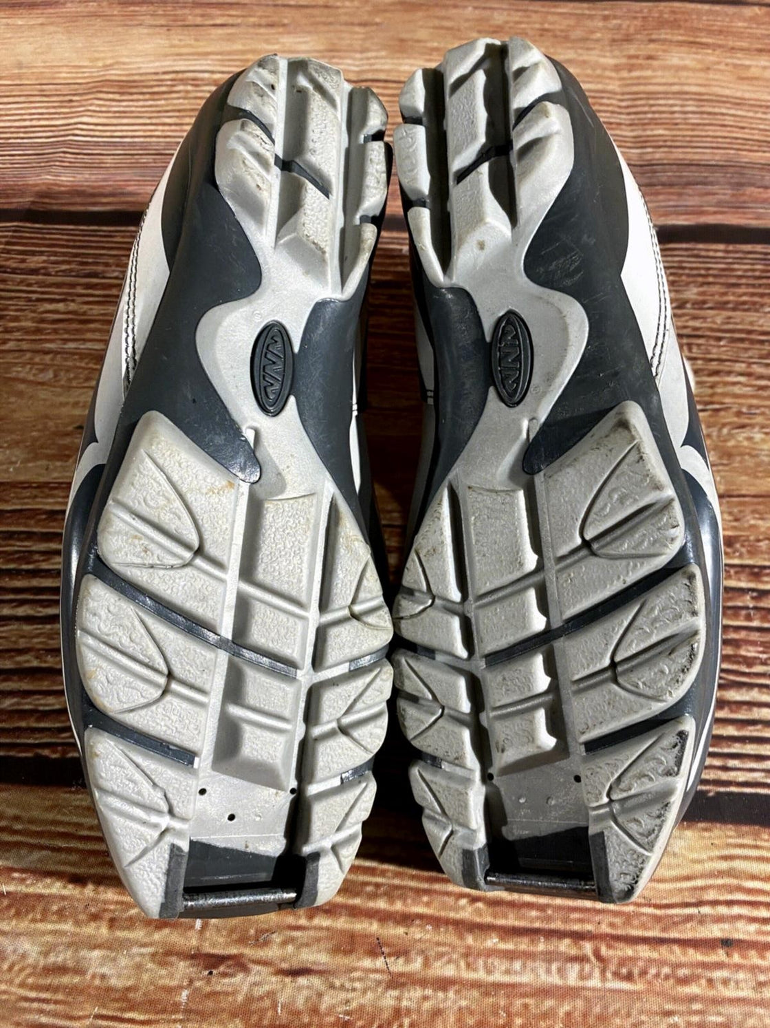 Fischer XC Touring Nordic Cross Country Ski Boots Size EU39 US7 NNN 1561