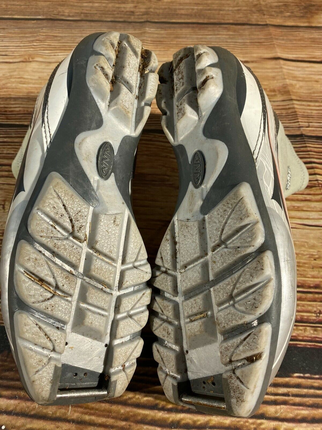 Fischer XC Touring Nordic Cross Country Ski Boots Size EU38 US6 NNN 2462