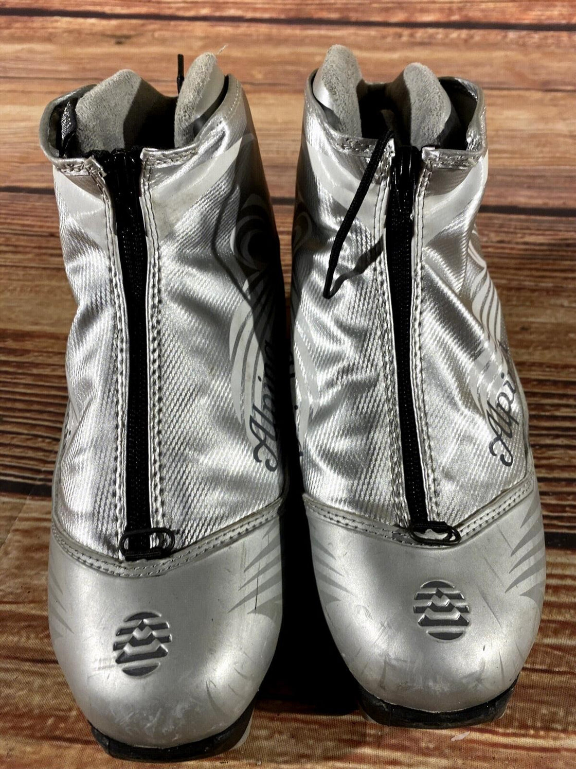 Alpina EVE28G Nordic Cross Country Ski Boots Size EU39 US7 for NNN 1023