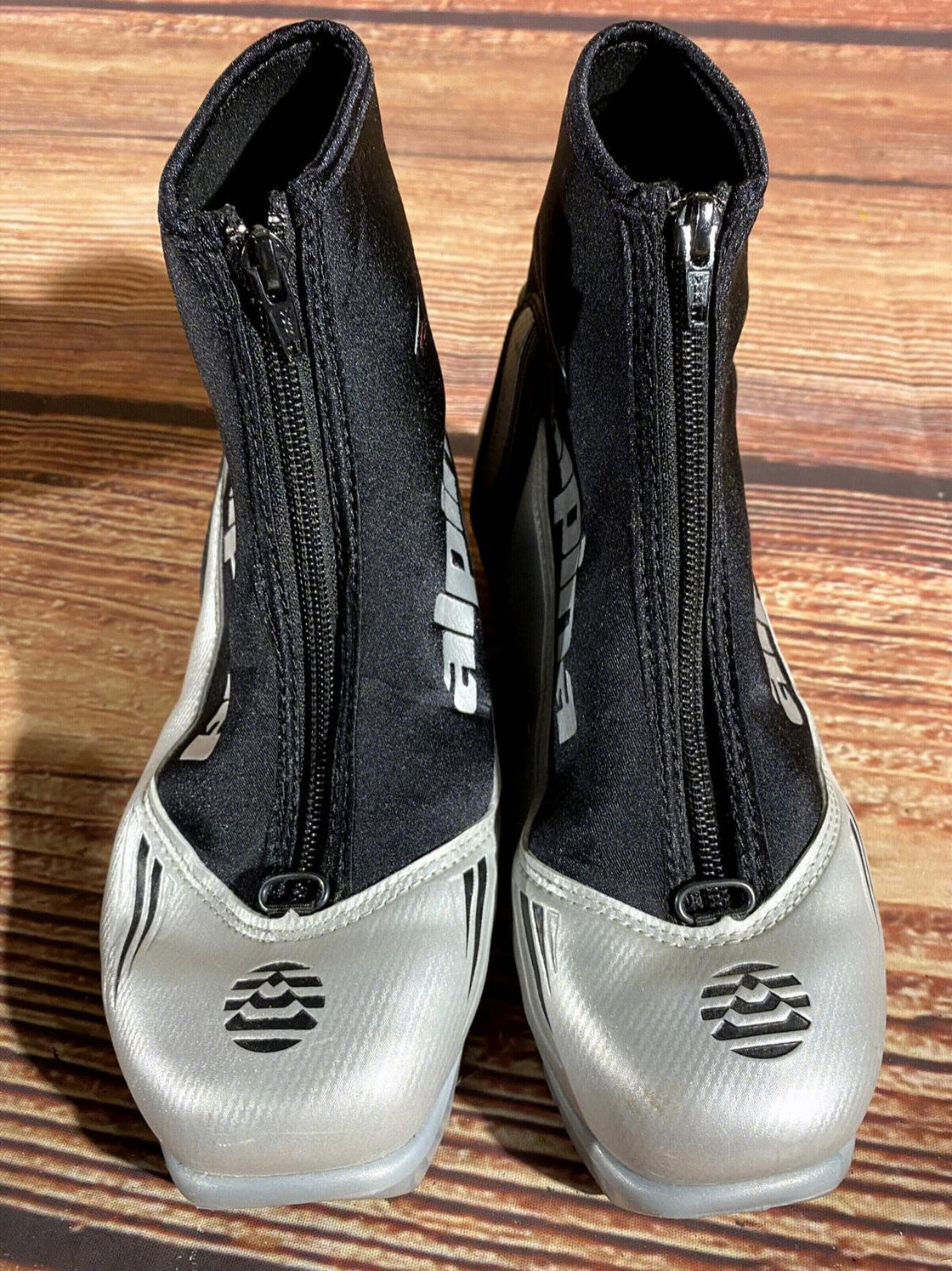 Alpina ST10 Nordic Cross Country Ski Boots Size EU38 US6 for NNN 3028