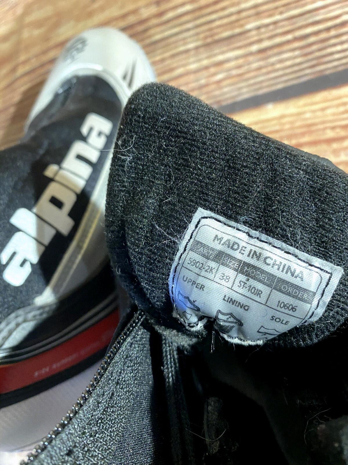 Alpina ST10 Nordic Cross Country Ski Boots Size EU38 US6 for NNN 855