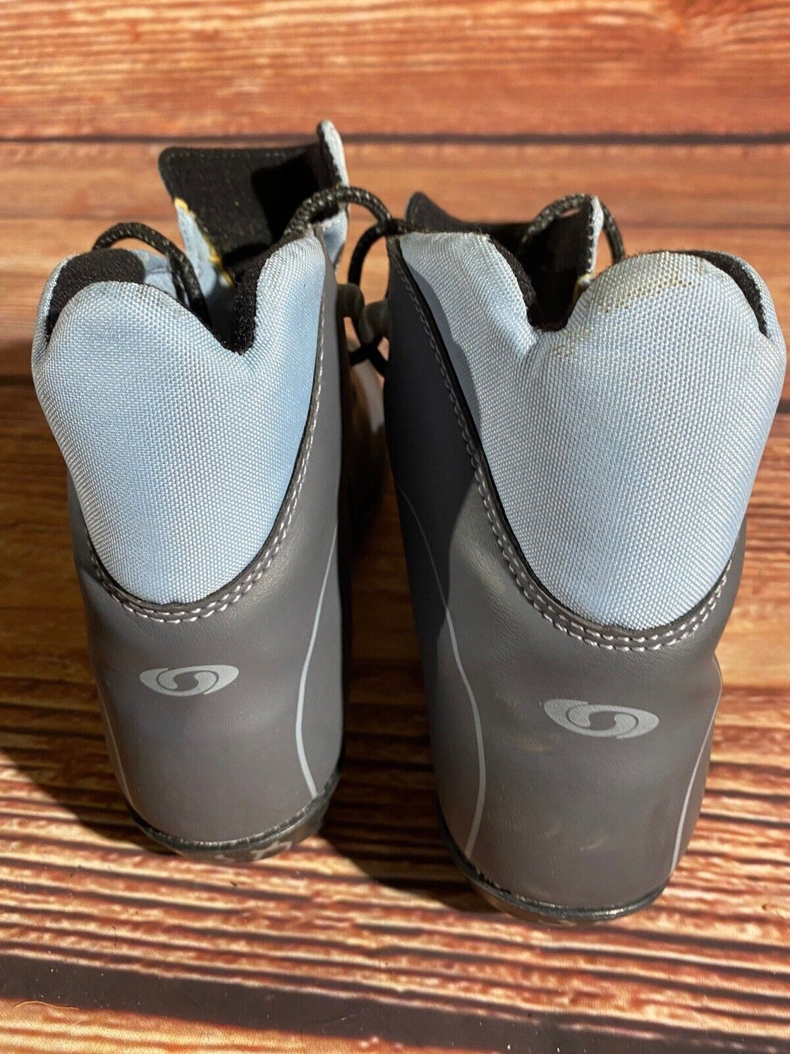 Salomon Nordic Cross Country Ski Boots Size EU38 US5.5 SNS Profil 2196