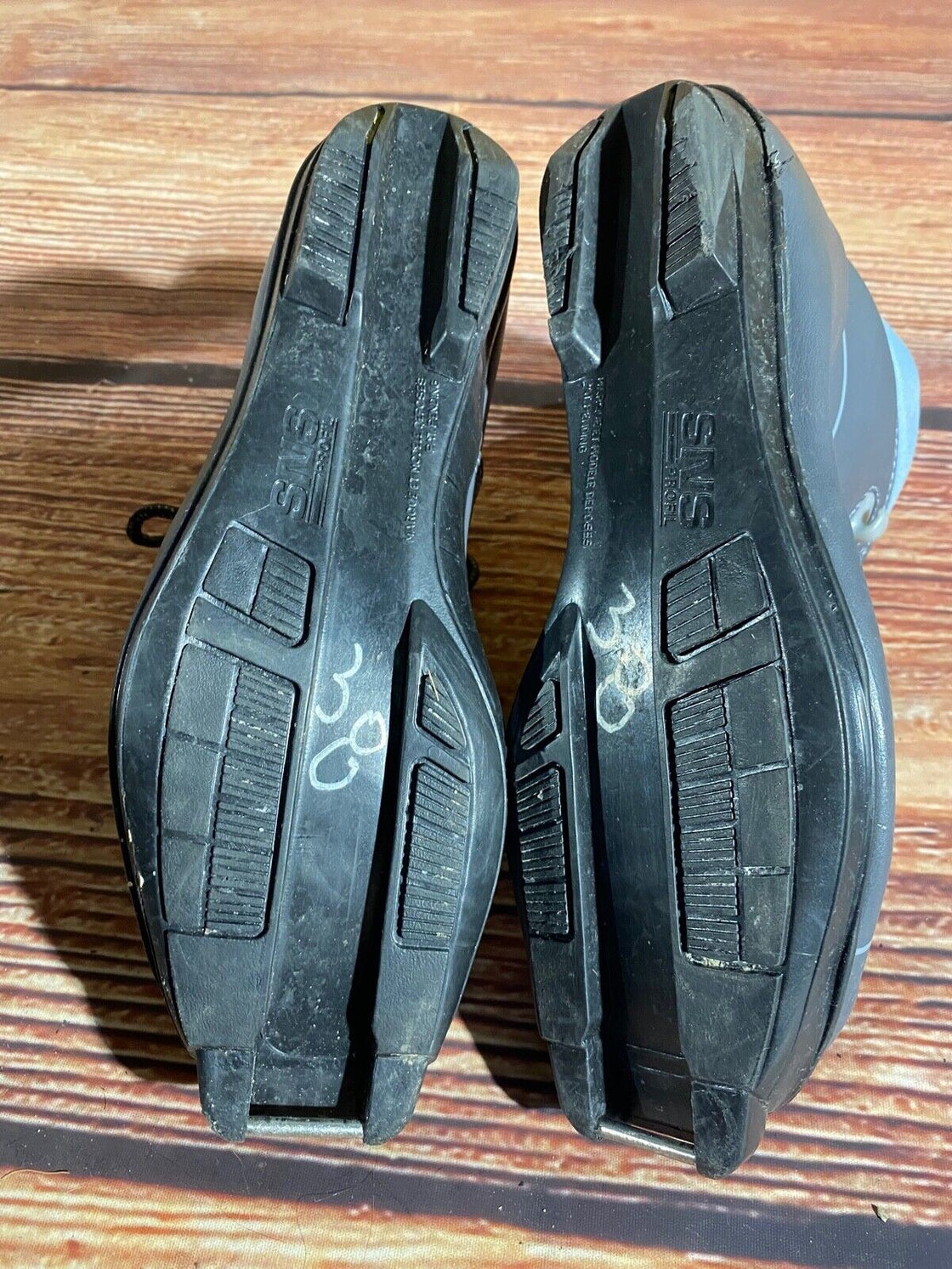 Salomon Nordic Cross Country Ski Boots Size EU38 US5.5 SNS Profil 2196