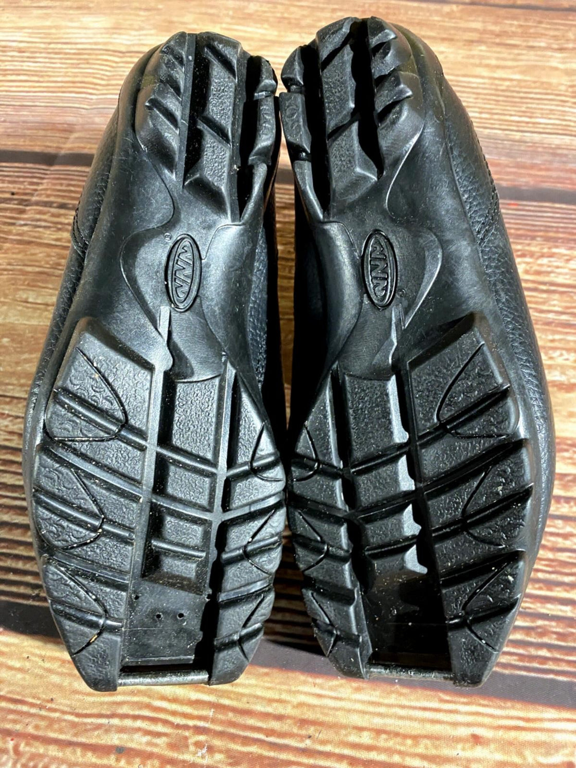 Fischer Nordic Cross Country Classic Ski Boots Size EU37 US5 NNN 1292