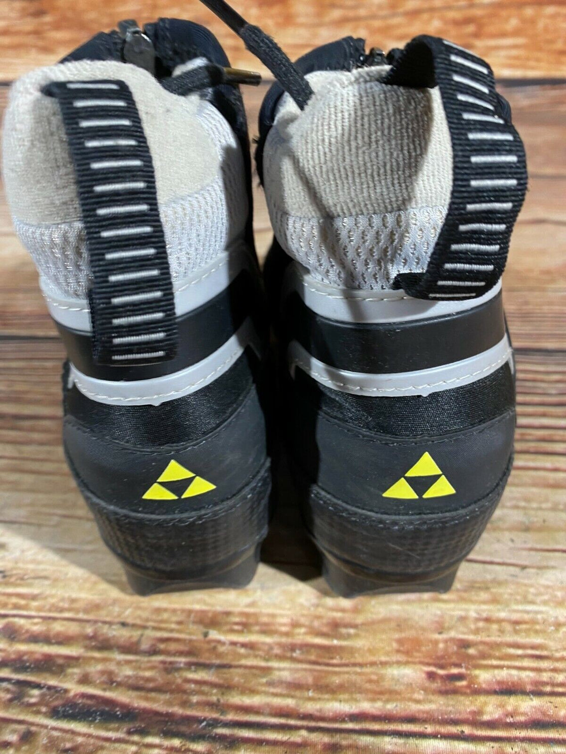 Fischer Ultimate Cross Country Classic Ski Boots Size EU37 US5 NNN 1349