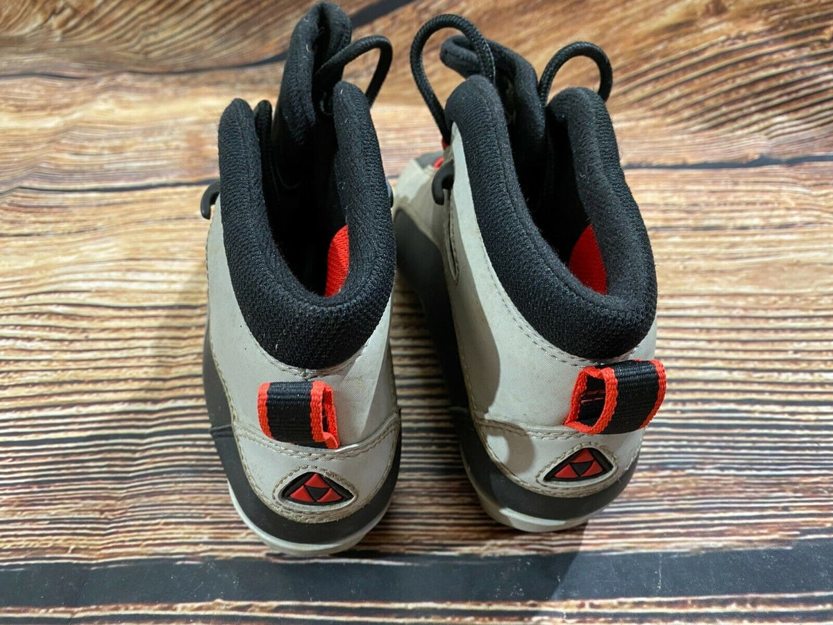 Fischer XC Sport Cross Country Ski Boots Classic SNS Profil EU 38 US 6 1083