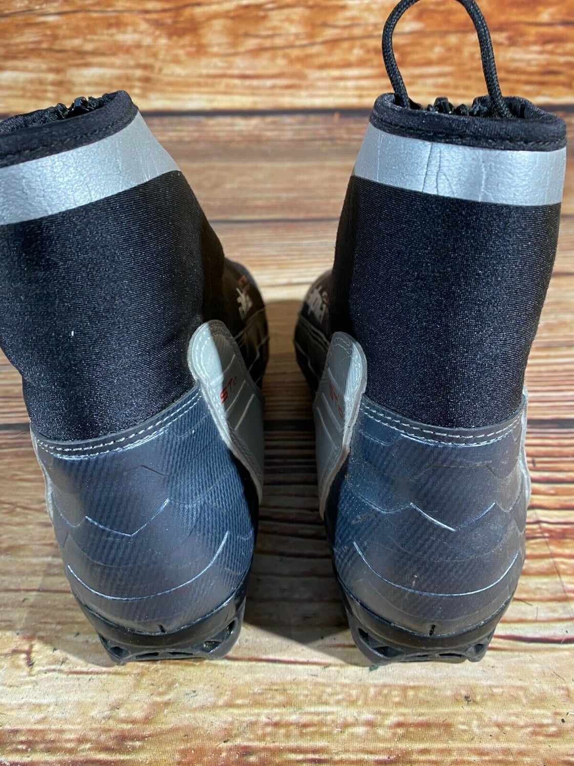 Alpina ST10 Nordic Cross Country Ski Boots Size EU39 US7 for NNN 2883