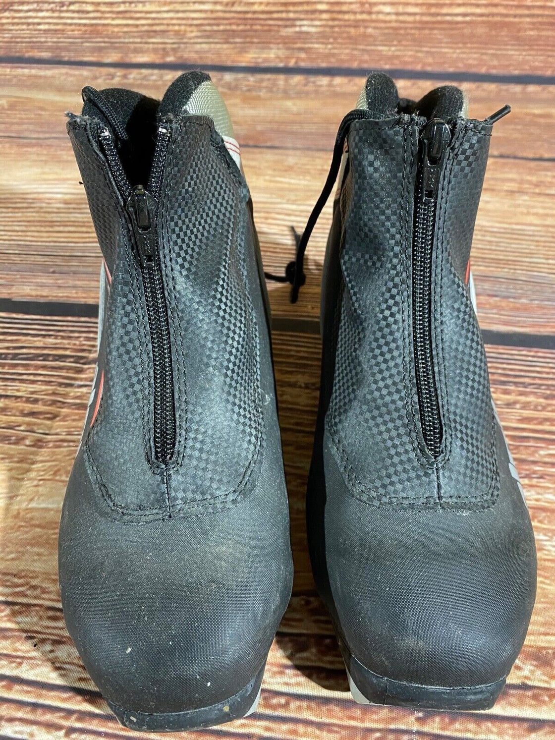 Alpina Touring Nordic Cross Country Ski Boots Size EU39 US7 for NNN 642