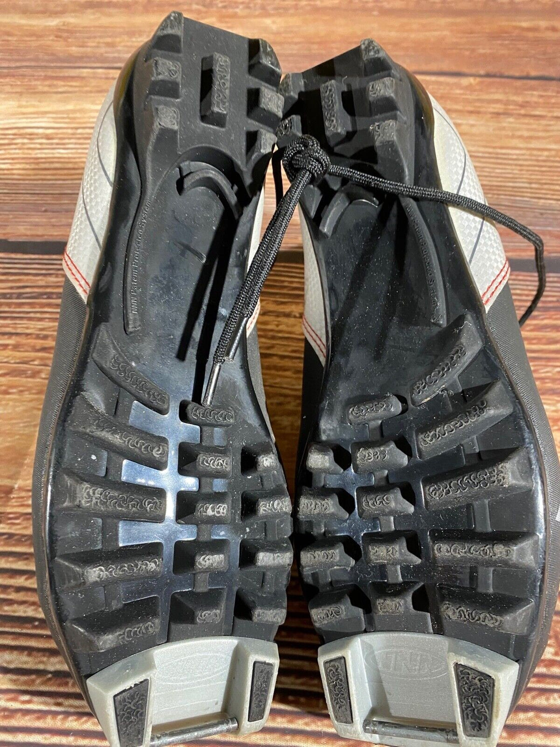 Alpina Touring Nordic Cross Country Ski Boots Size EU39 US7 for NNN 642