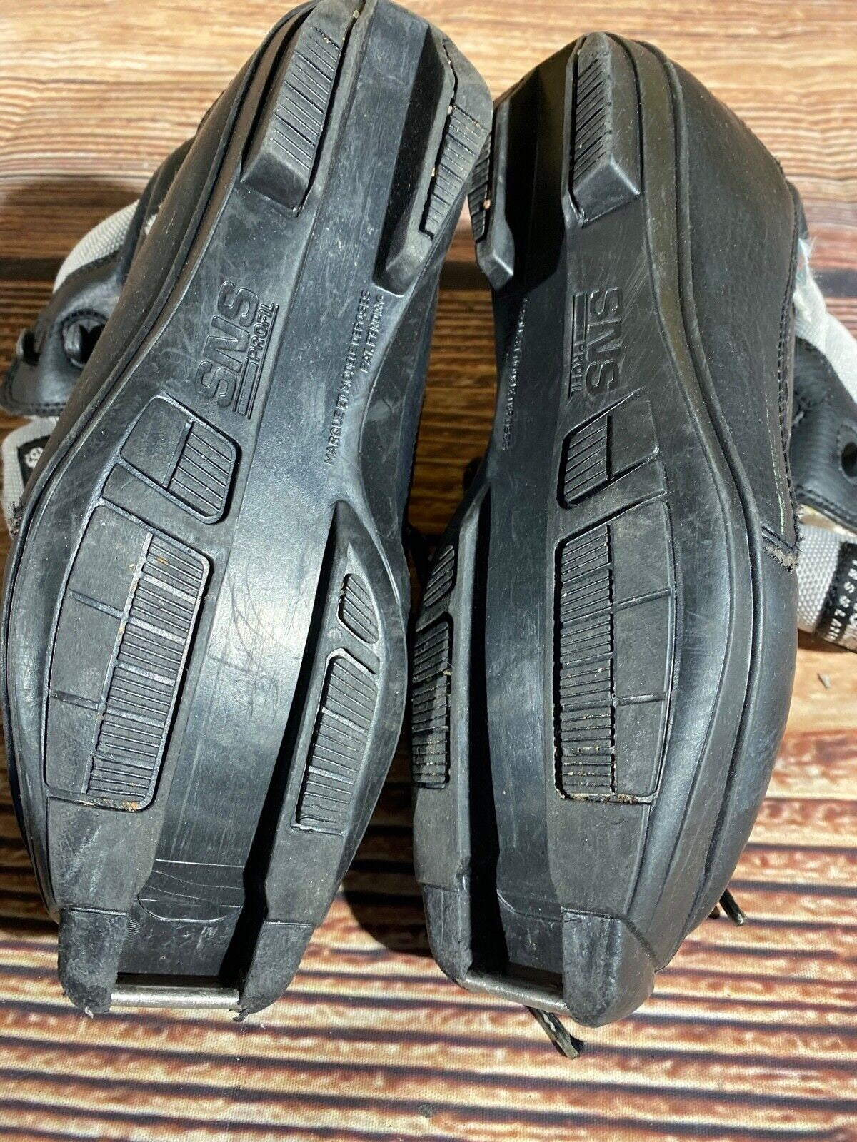 Fischer Cross Country Ski Boots Classic SNS Profil EU 34 US 3 Kids 220mm F-586