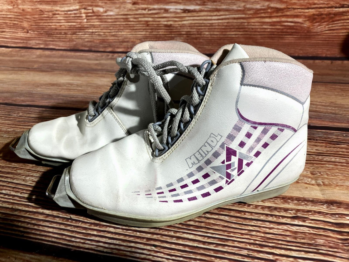 Meindl  Nordic Cross Country Ski Boots Size EU38 US6 SNS Old Bindings 1218