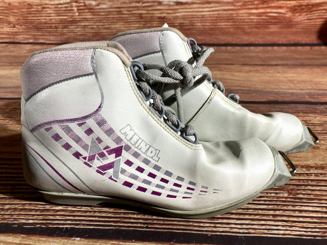 Meindl  Nordic Cross Country Ski Boots Size EU38 US6 SNS Old Bindings 1218