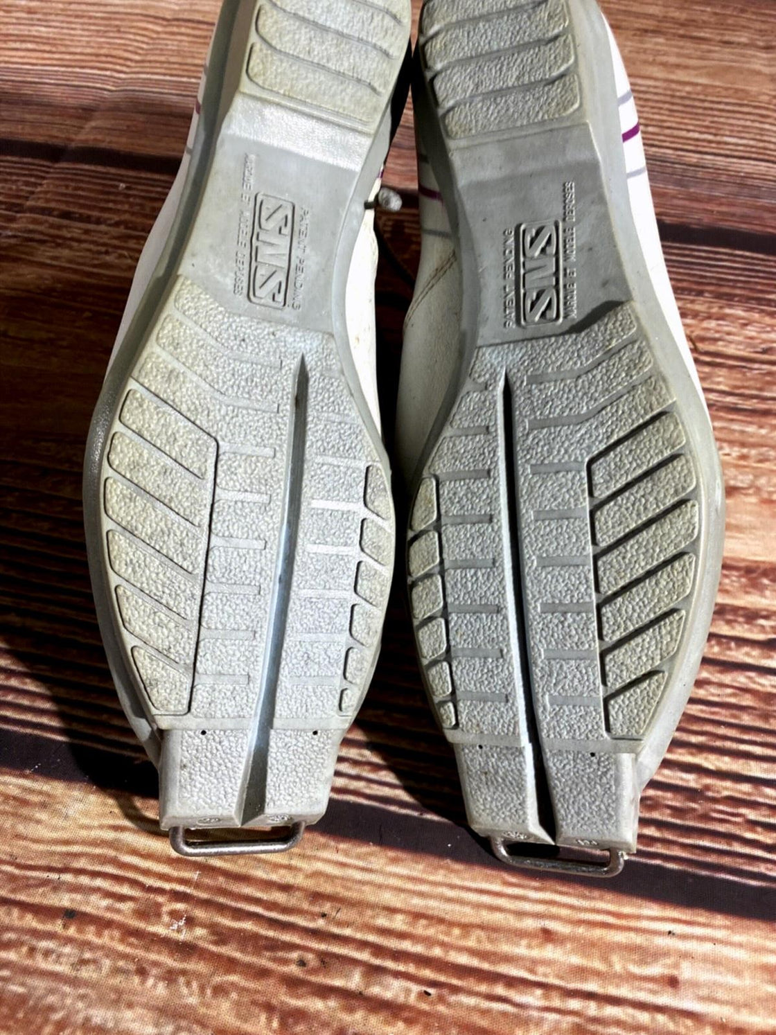 Meindl  Nordic Cross Country Ski Boots Size EU38 US6 SNS Old Bindings 1218