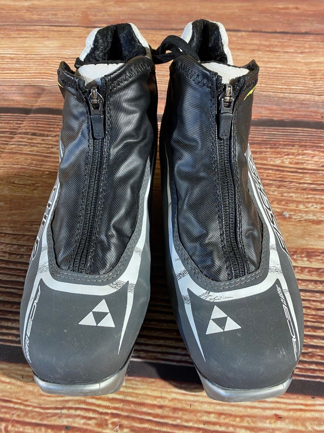 Fischer RC3 Classic Nordic Cross Country Ski Boots Size EU40 US7.5 NNN 1344