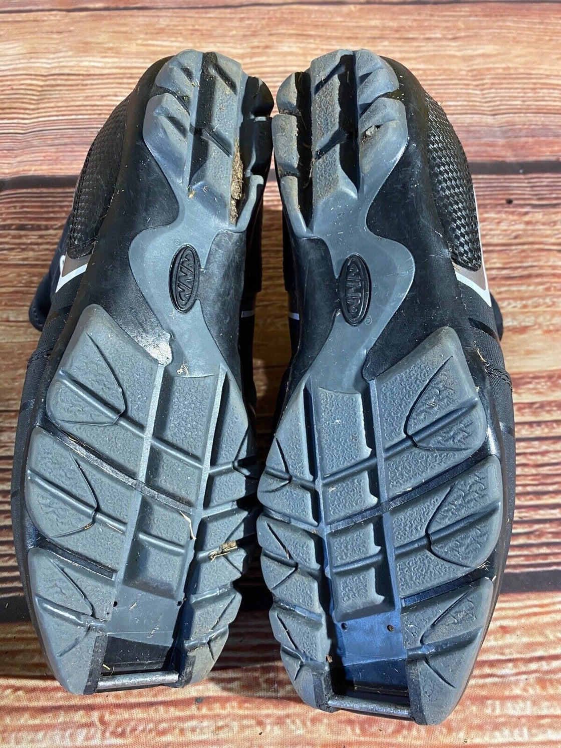 Fischer XC Touring Nordic Cross Country Ski Boots Size EU40 US7.5 NNN 1424