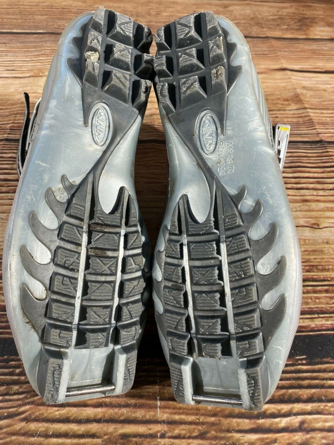 Alpina SP30L Nordic Cross Country Ski Boots Size EU40 US7.5 NNN bindings 710