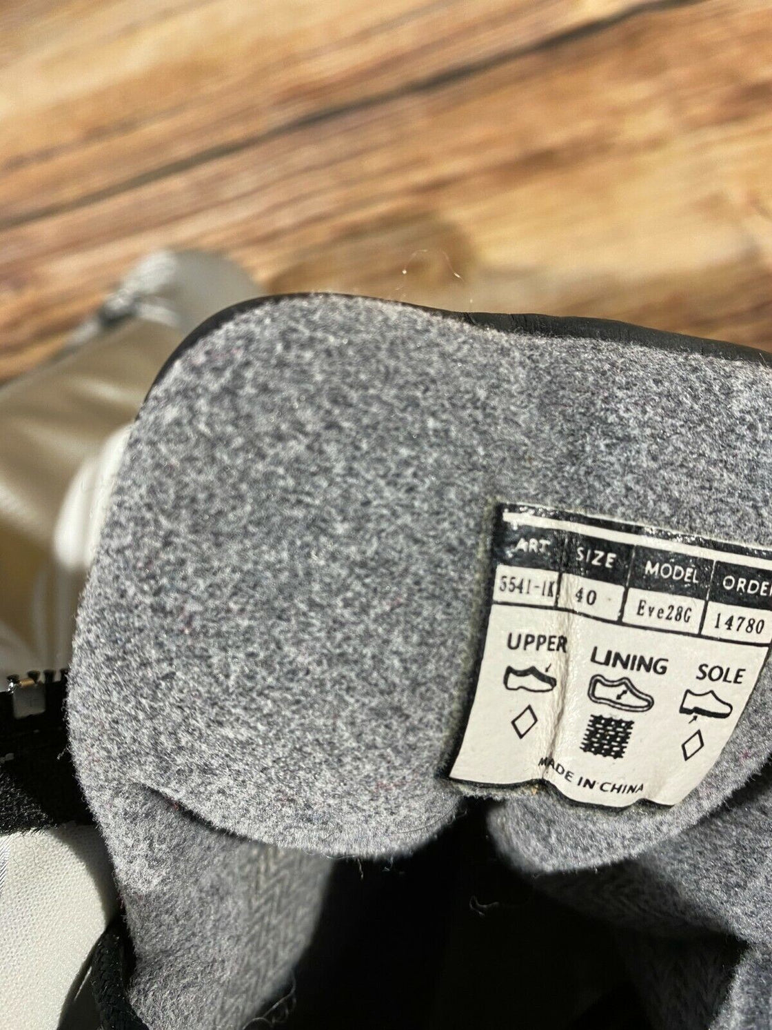 Alpina Eve28G Nordic Cross Country Ski Boots Size EU40 US7.5 NNN bindings 617